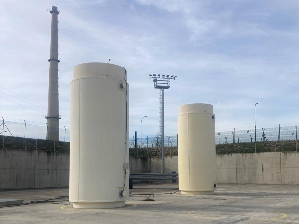 El segundo contenedor con combustible gastado procedente de la piscina de la central nuclear de Santa María de Garoña (Burgos), ya se encuentra almacenado en el ATI (Almacén Temporal Individualizado) de la instalación. FOTO: Enresa