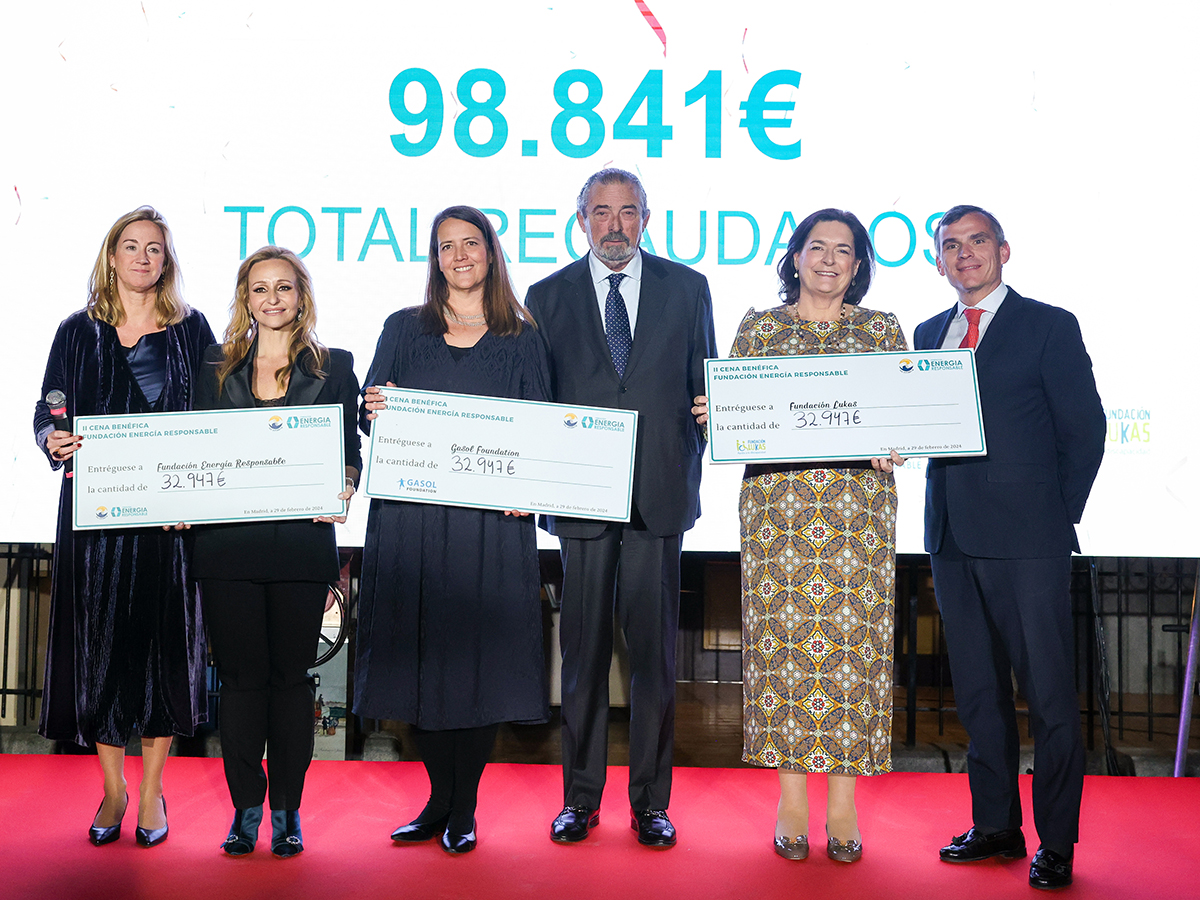 De izquierda a derecha: Isabel Jiménez, presidenta de la Fundación Luz Solidaria, actual Fundación Energía Responsable; Rocío Jaquotot, directora de Relaciones Institucionales de Visalia; Cristina Ribes, directora global de la Gasol Foundation; Anne Marie Otten, presidenta de la Fundación Lukas, y Benjamín Boya, director general de Luz Inclusiva y patrono de la Fundación Energía Responsable. FOTO: Visalia