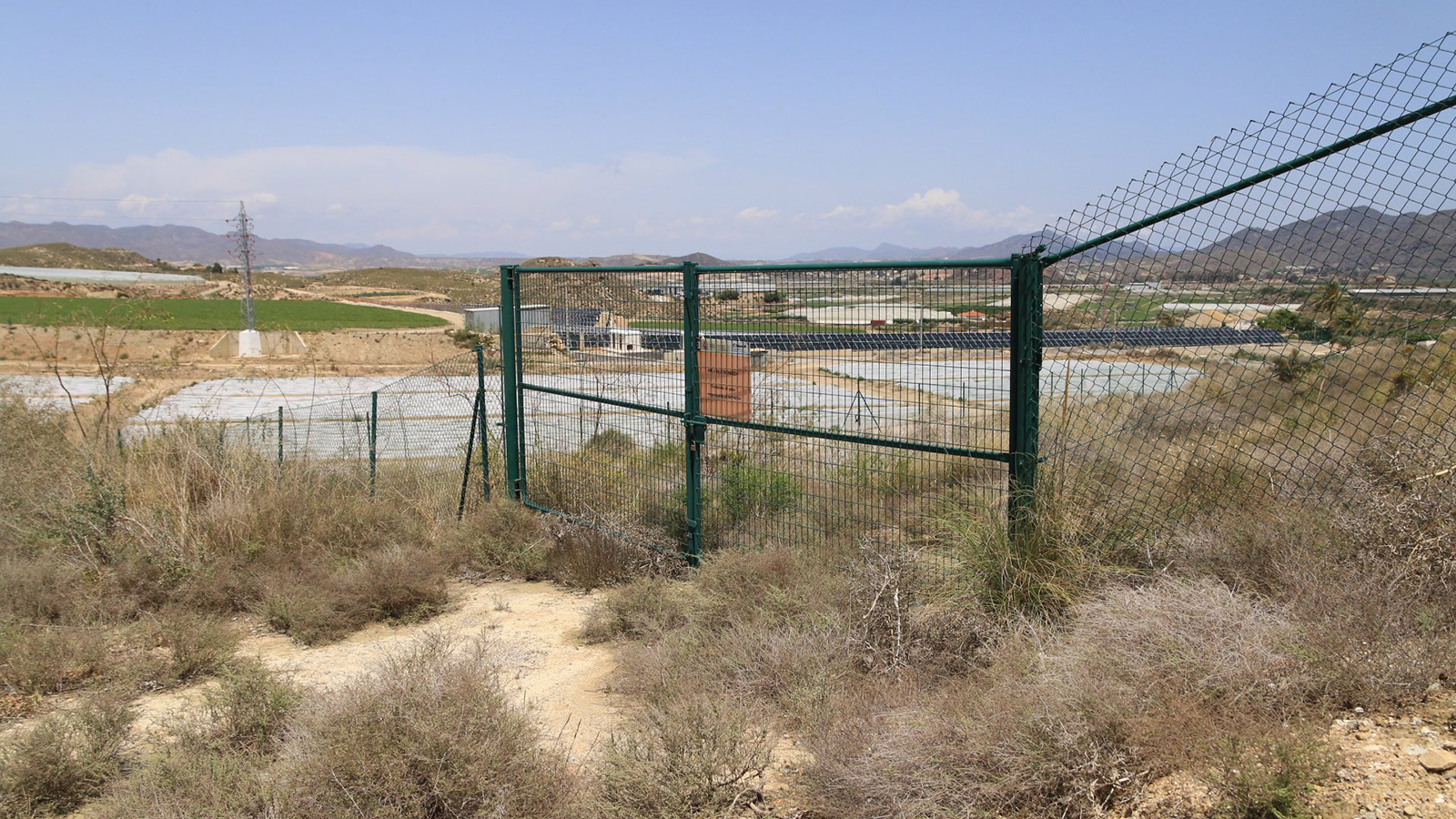Detalle de la parcela contaminada por el accidente nuclear en Palomares, en Almería. FOTO: Rafael González - Europa Press