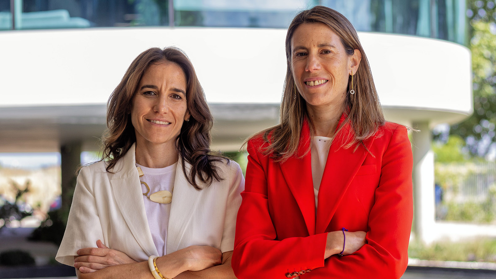 María Abuin, directora de Fiscal y Ana Delgado, directora de Regulación. FOTO: Grenergy