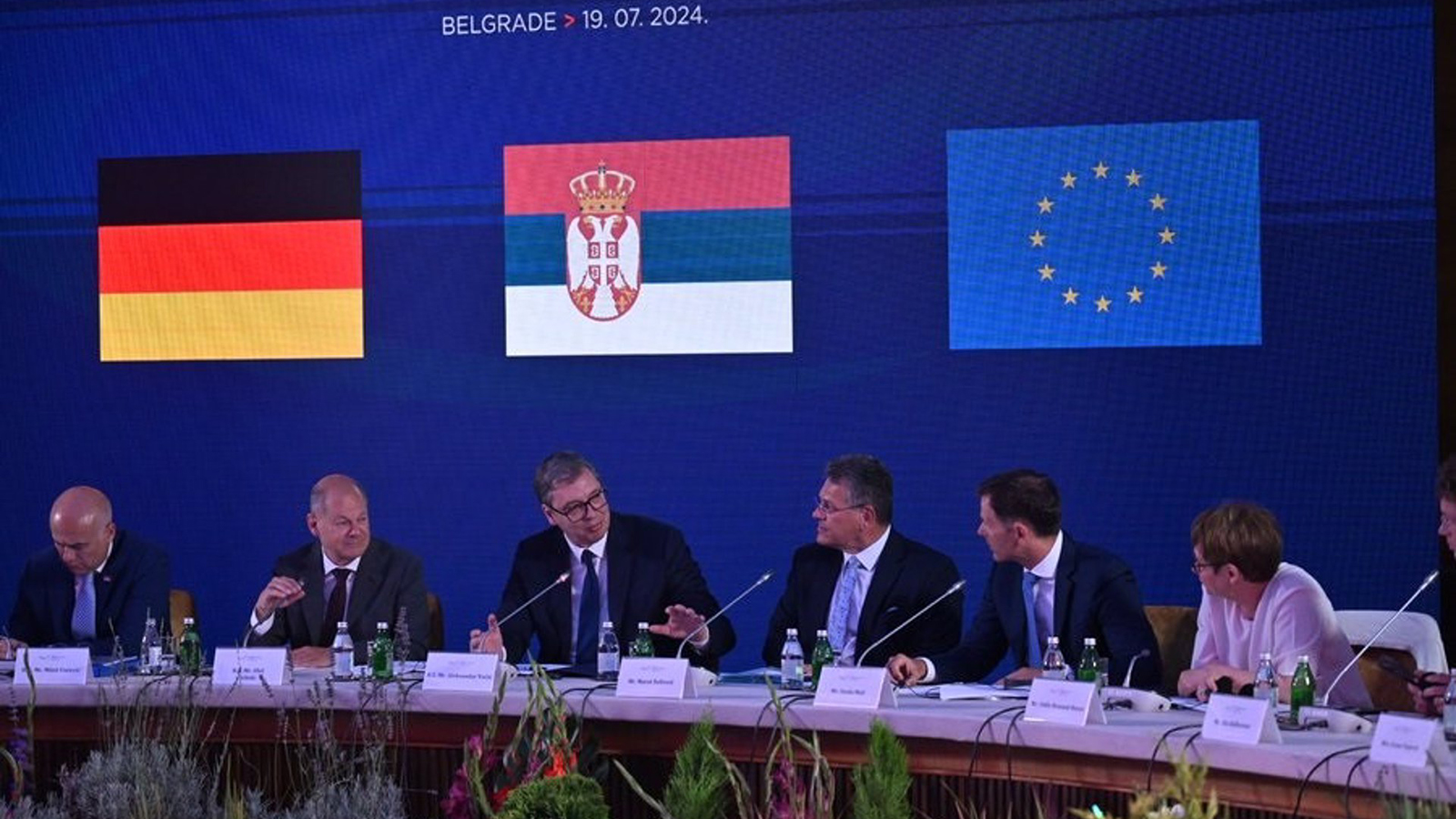 Serbia y la Unión Europea acuerdan estrechar las relaciones para fabricar baterías y coches eléctricos.