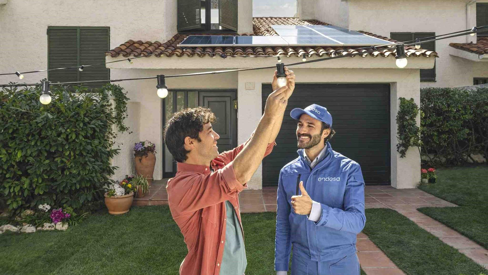 Endesa lanza una campaña en la que ofrece al consumidor una rebaja de hasta el 20% en sus consumos energéticos.