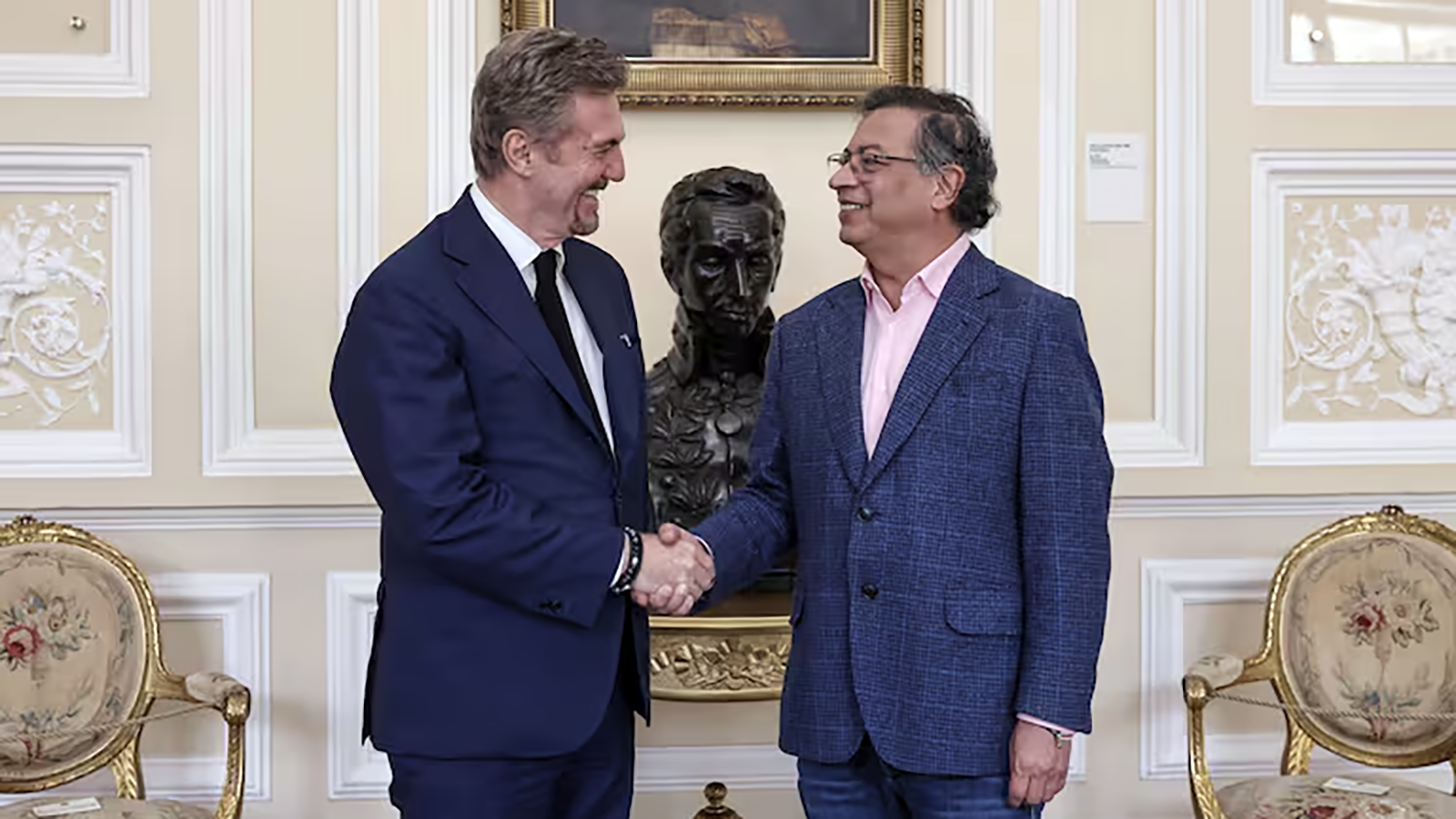 El presidente Petro se reunió con el CEO de Enel, Flavio Cattaneo Foto: Joel González.