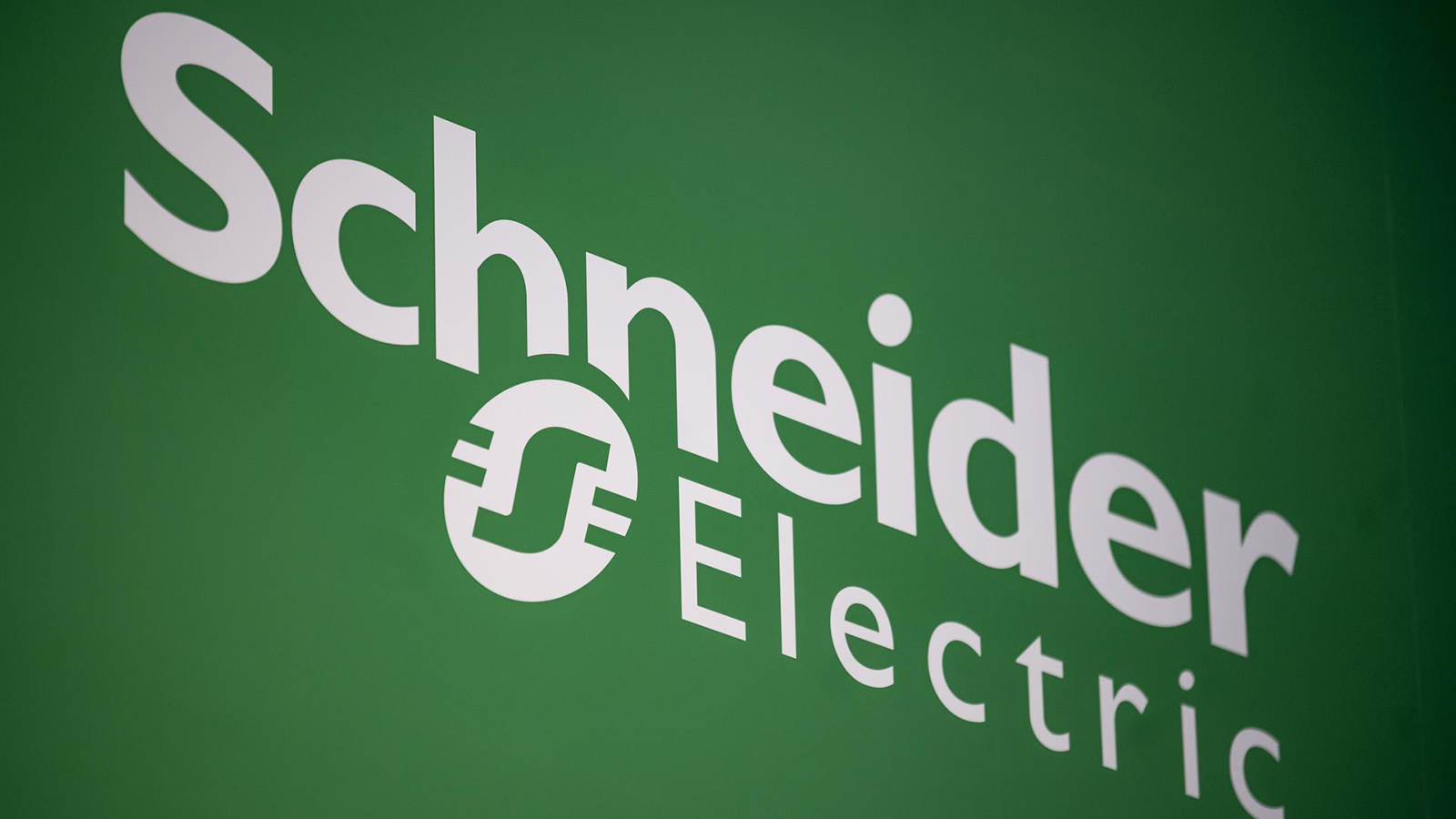 El logotipo de Schneider Electric en la feria de electrónica IFA. 