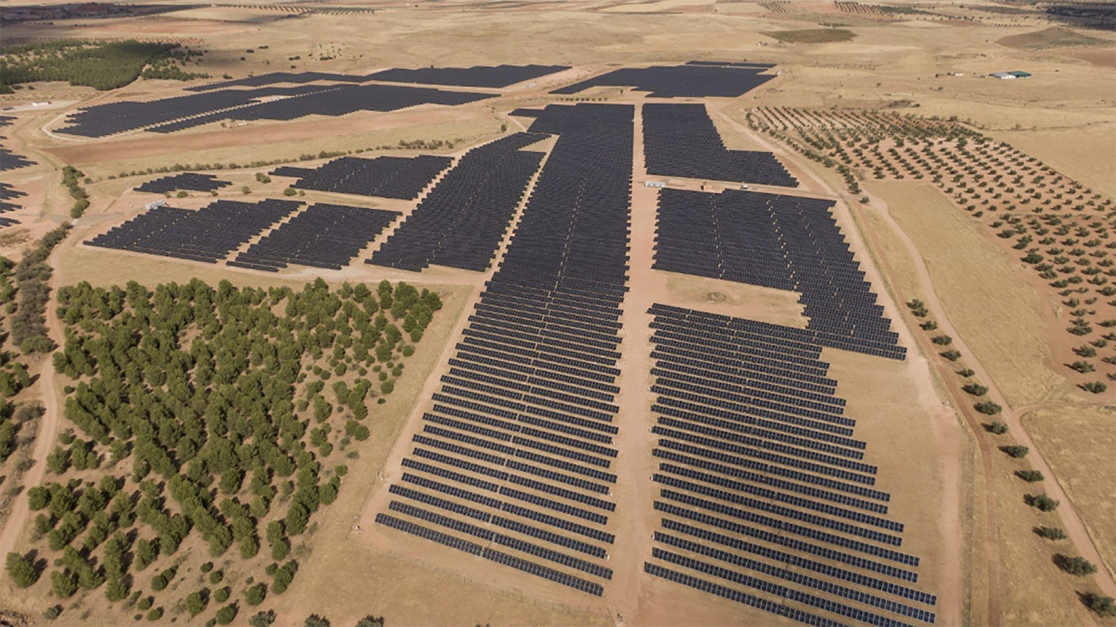 Imagen aérea de la planta solar de Aquila Clean Energy en Ciudad Real.