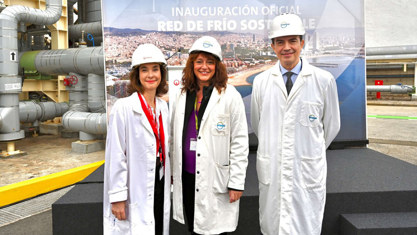 Estelle Brachlianoff, consejera delegada de Veolia; Laia Bonet, primera teniente de alcaldía de Barcelona; y Arturo Gonzalo, CEO de Enagás.