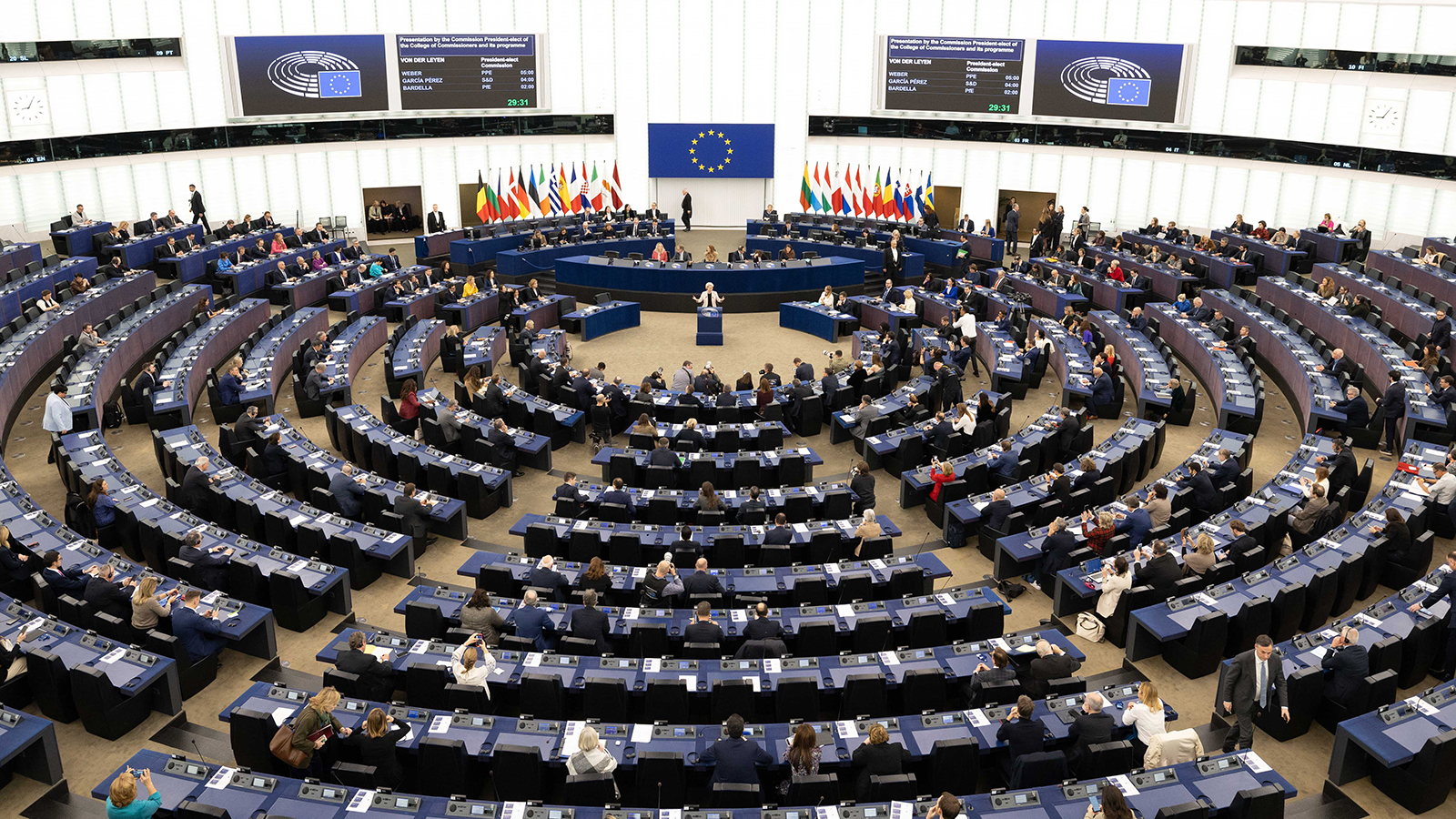 Ursula von der Leyen, presidenta de la Comisión Europea, participó en el debate plenario del PE sobre el nuevo Colegio de Comisarios y su programa.