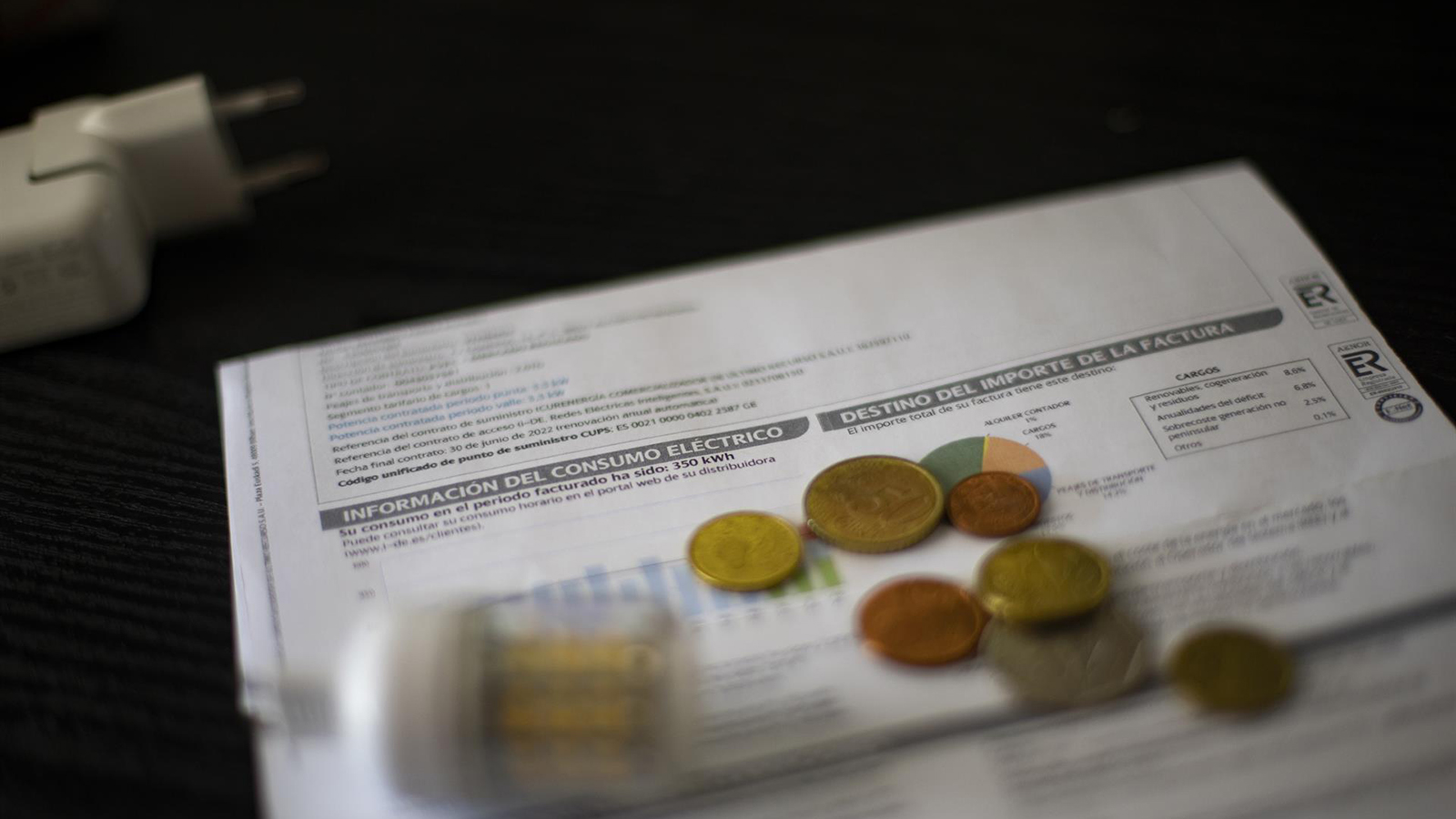  Una factura del consumo de luz. - Eduardo Parra - Europa Press