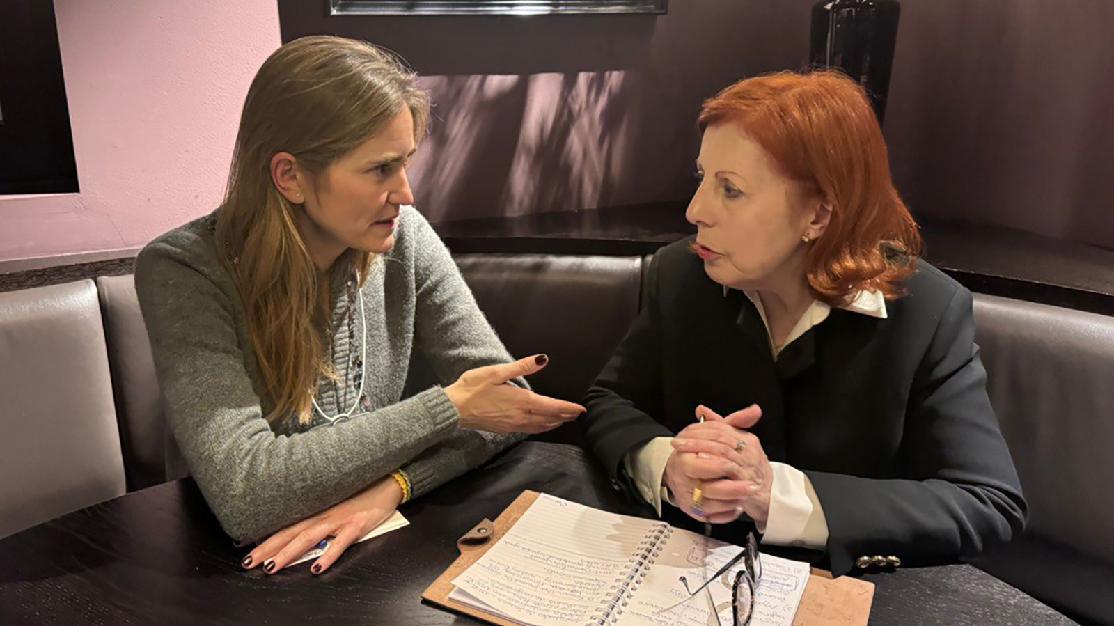 Reunión bilateral en Davos entre VP Sara Aagesen y Maria Graça Carvalho, ministra portuguesa de Medio Ambiente y Energía. - Miteco