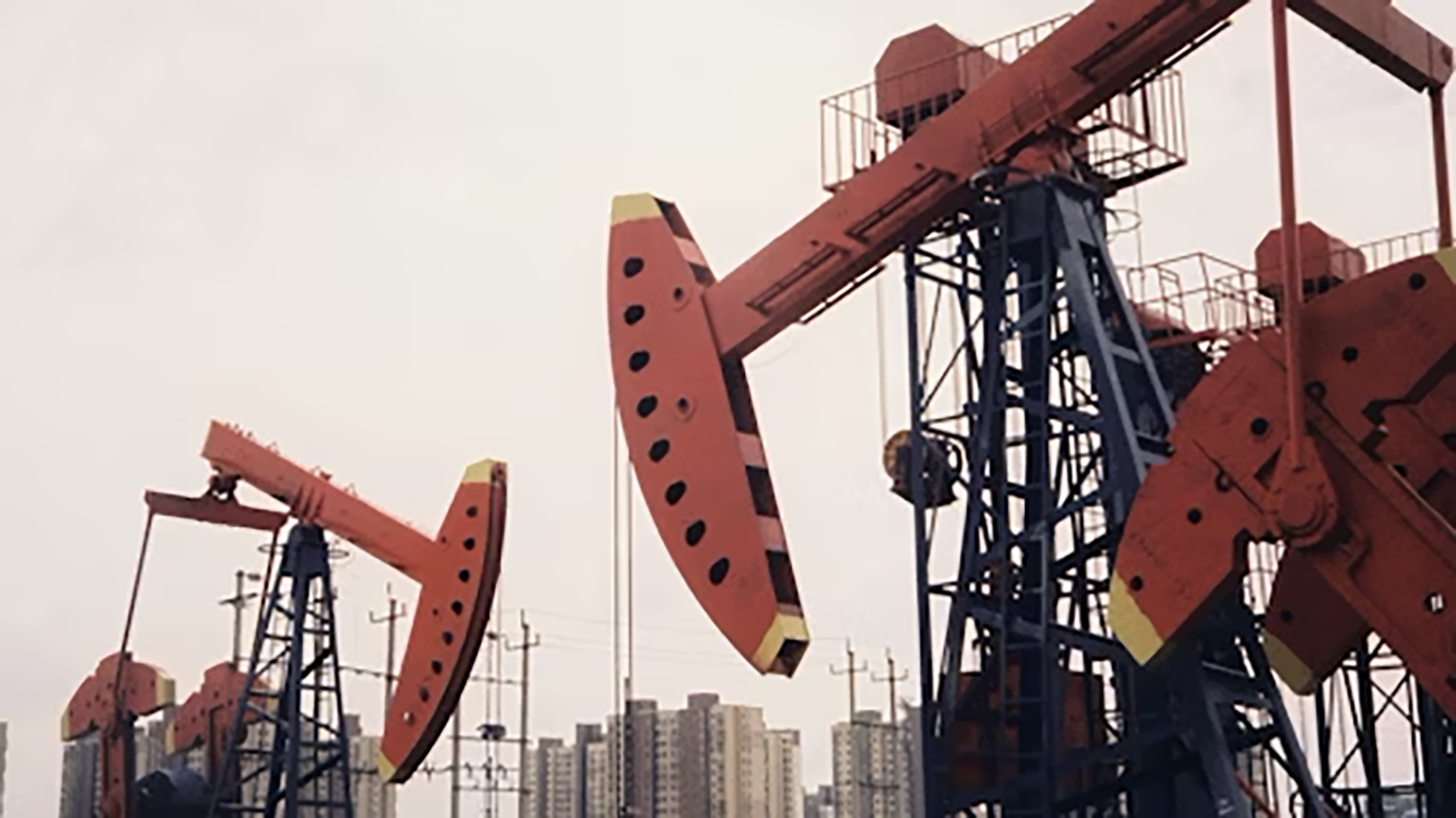 La AIE revisa las previsiones del consumo de petróleo. - AIE