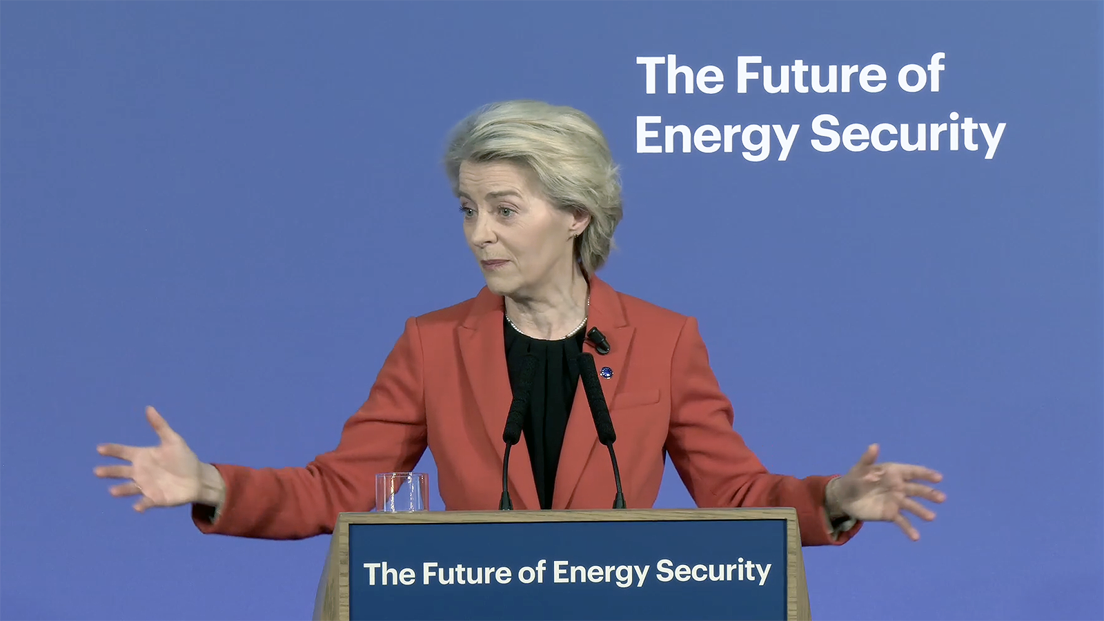 La presidenta de la Comisión Europea, Ursula von der Leyen, en la Cumbre sobre el Futuro de la Seguridad Energética. - AIE