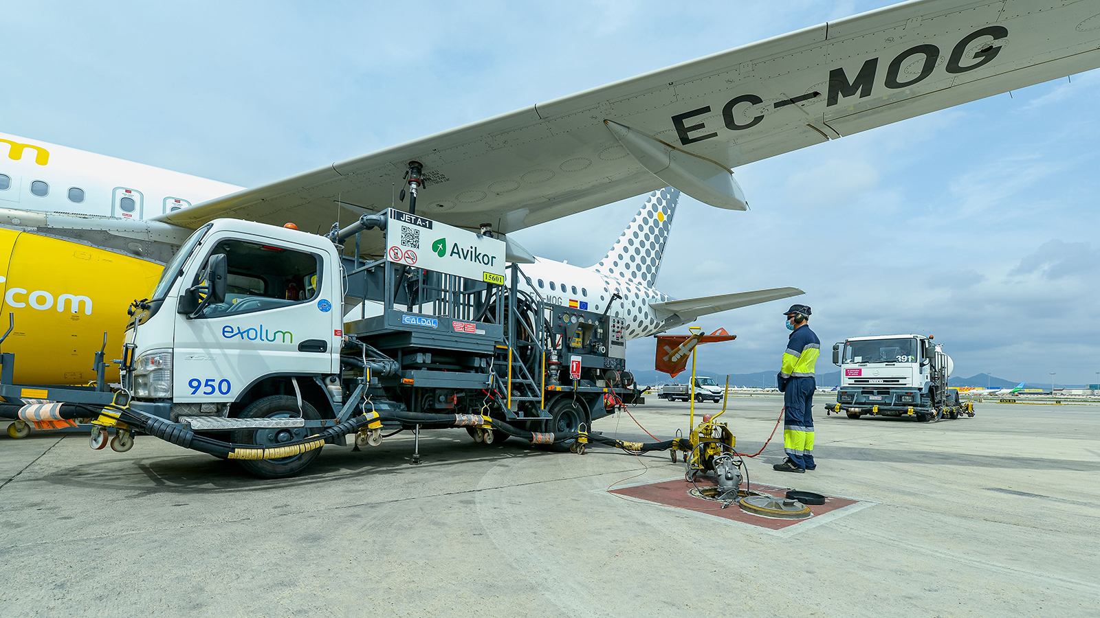 Exolum invertirá más de 50 millones en la mejora de la infraestructura de almacenamiento y distribución de cSAF en el Aeropuerto de Barcelona – El Prat. - Exolum