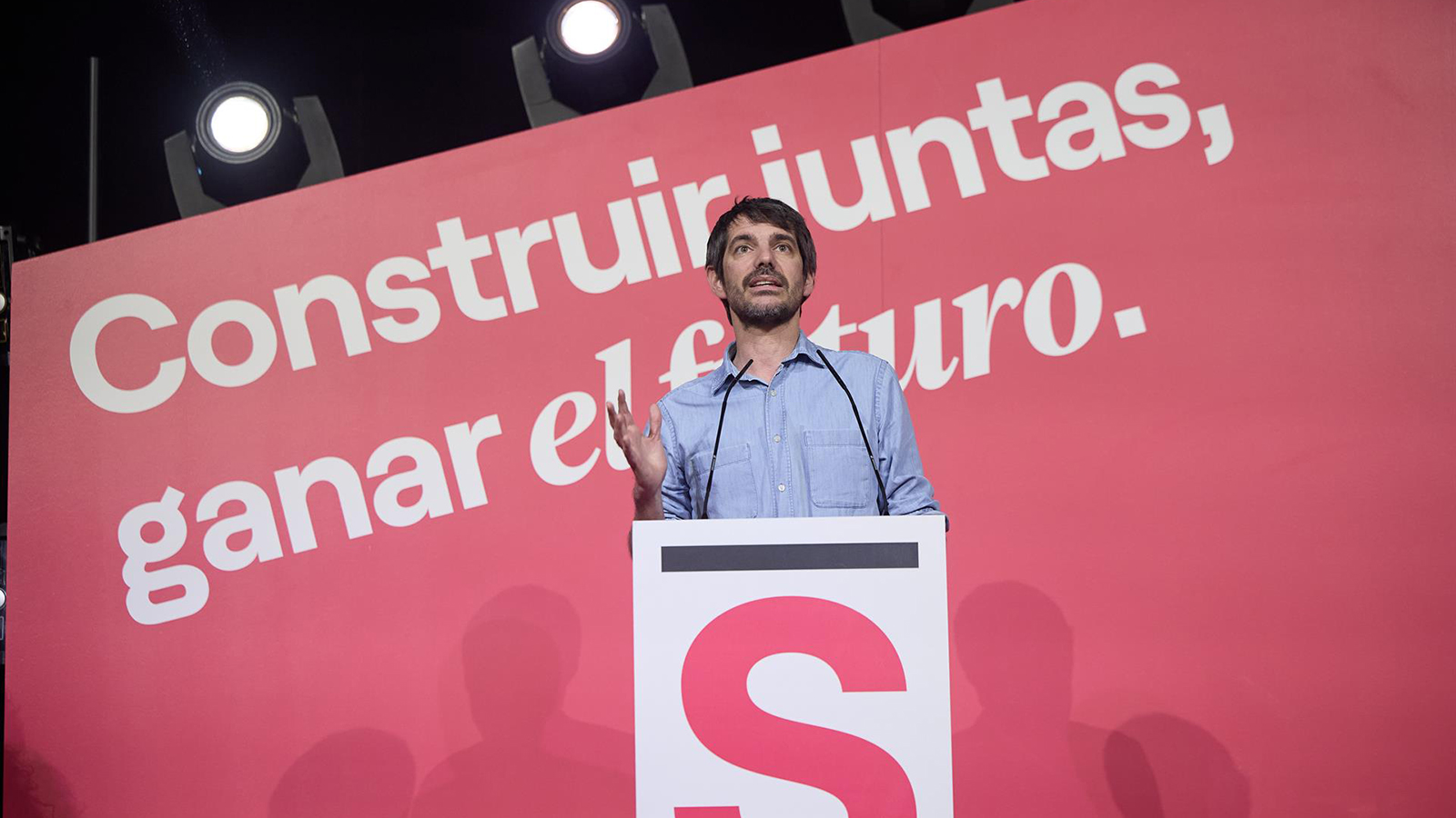 El ministro de Cultura, Ernest Urtasun, durante la clausura de la Asamblea Estatal de Sumar. - Jesús Hellín - Europa Press