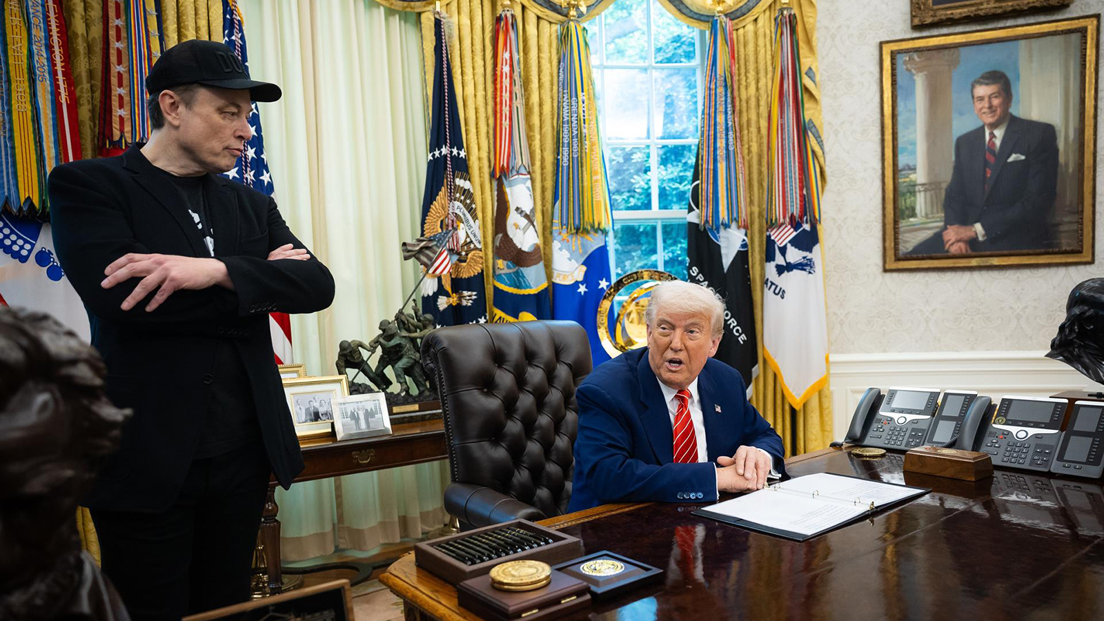 El presidente de los EEUU, Donald Trump, participa en una conferencia de prensa con Elon Musk. - Francis Chung - Pool vía CNP / Zuma Press /></p><p>¿Por qué? Por las decisiones y <a href=