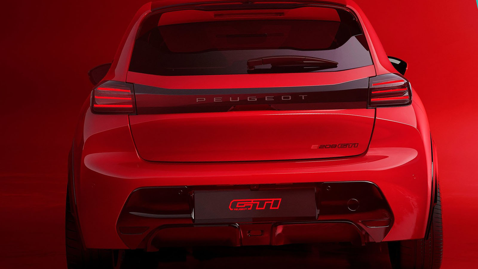  /></p><p>Pero al estar hablando de un eléctrico, lo importante además de potencia lo que los usuarios buscan es autonomía. En este caso, el E-208 GTI equipa el paquete de <strong>baterías más grande, con 54 kWh brutos</strong> <strong>que se traduce en un recorrido máximo de 350 km</strong>, que son casi 100 km menos que el de 156 CV con la misma batería. Por su parte, Peugeot no anuncia una potencia de carga rápida específica pero sí que tarda <strong>“menos de 30 minutos” en pasar del 20 al 80%</strong> y se convierte en el primer modelo de la marca en sumar la carga bidireccional.</p>
<p><img src=