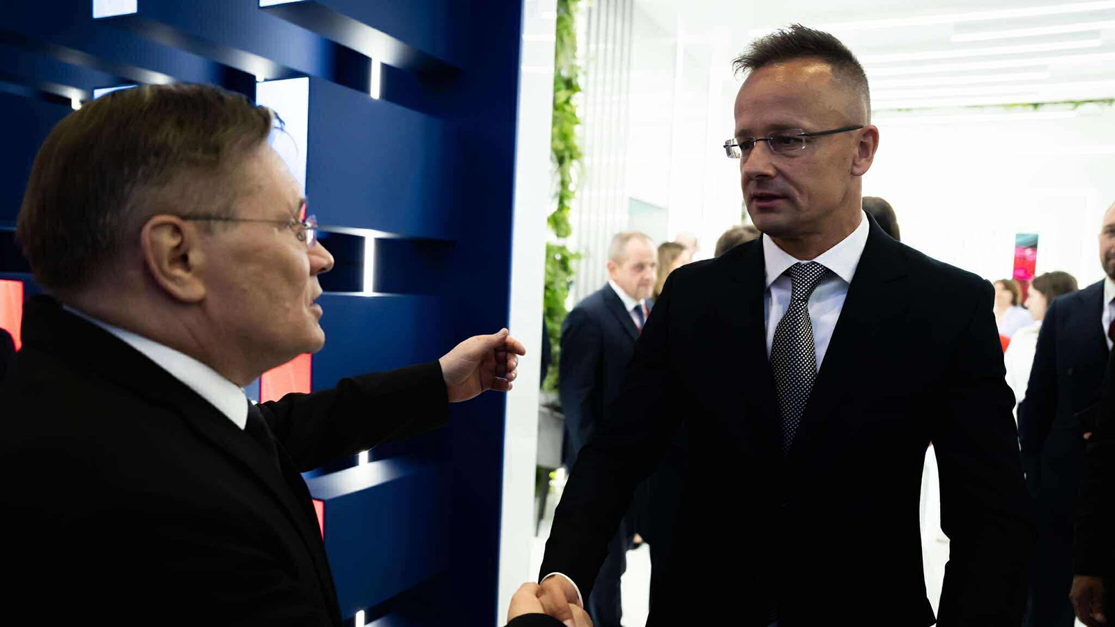 Rusia y Hungría debaten sobre los suministros de gas ruso pese a las ...