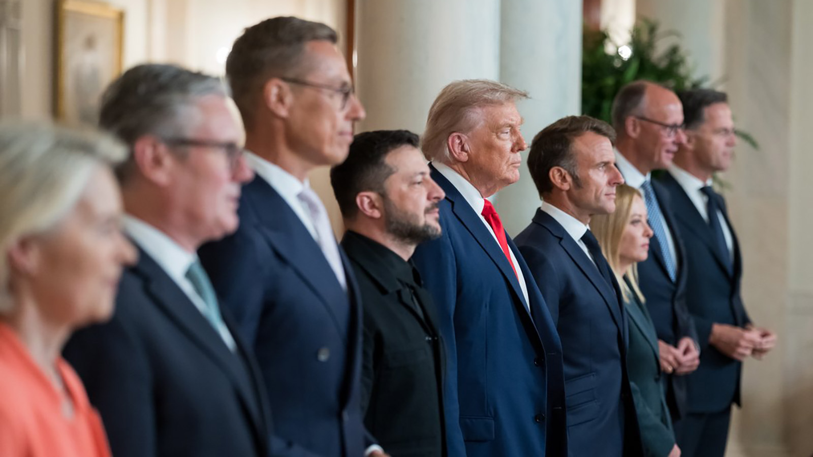 El presidente Donald J. Trump recibe al presidente ucraniano Zelenskyy y a sus aliados europeos en la Casa Blanca. - The White House