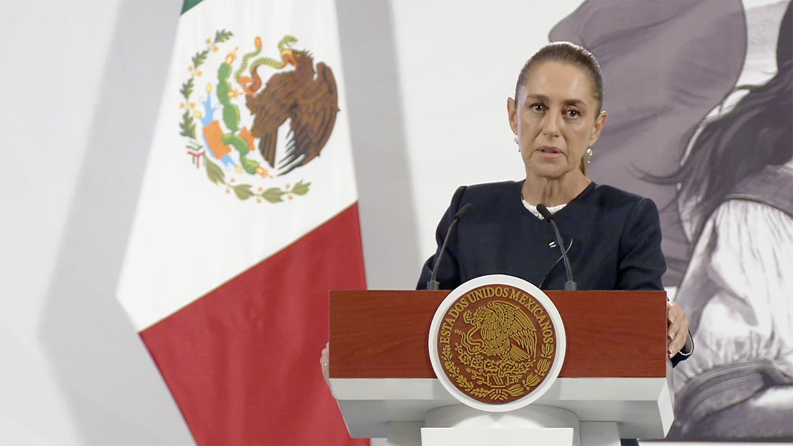 La presidenta de México en la presentación de los planes de CFE para plantas termosolares en Baja California Sur. - @Claudiashein