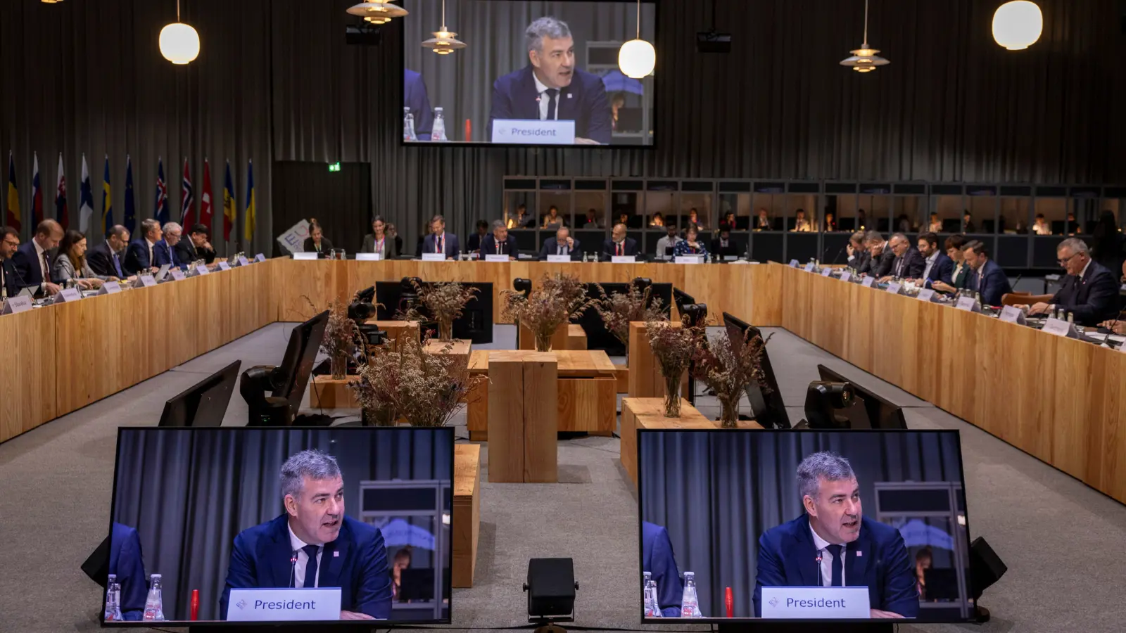  /></p><h3>El gran momento de la eólica (y por qué Europa no es EE UU)</h3>
<p>Mientras Estados Unidos ha encadenado vaivenes que han <a href=