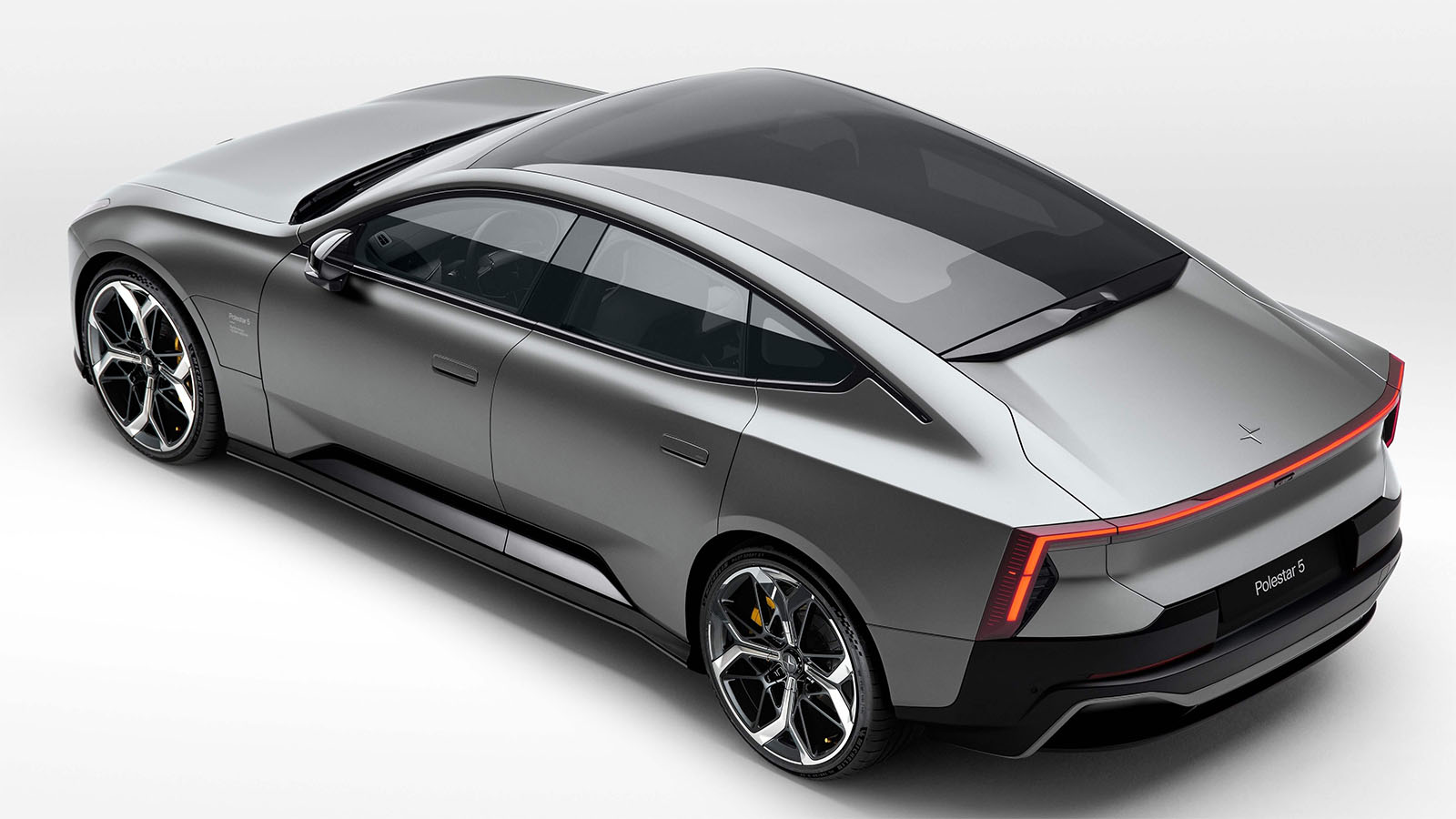  /></p><p>El Polestar 5 es el nuevo sedán eléctrico insignia de la marca sueca que deriva directamente del concept Precept. Ofrece un diseño elegante, de GT, con un interior conectado y unas prestaciones de auténtico deportivo gracias a los 884 CV que es capaz de ofrecer. Su autonomía tampoco queda atrás y podrá recorrer hasta 669 km según versiones. Cuenta con la tecnología avanzada de carga ultrarrápida y un enfoque en la sustentabilidad y materiales reciclados. Los precios parten de los 121.900 euros.</p></div></body></html>