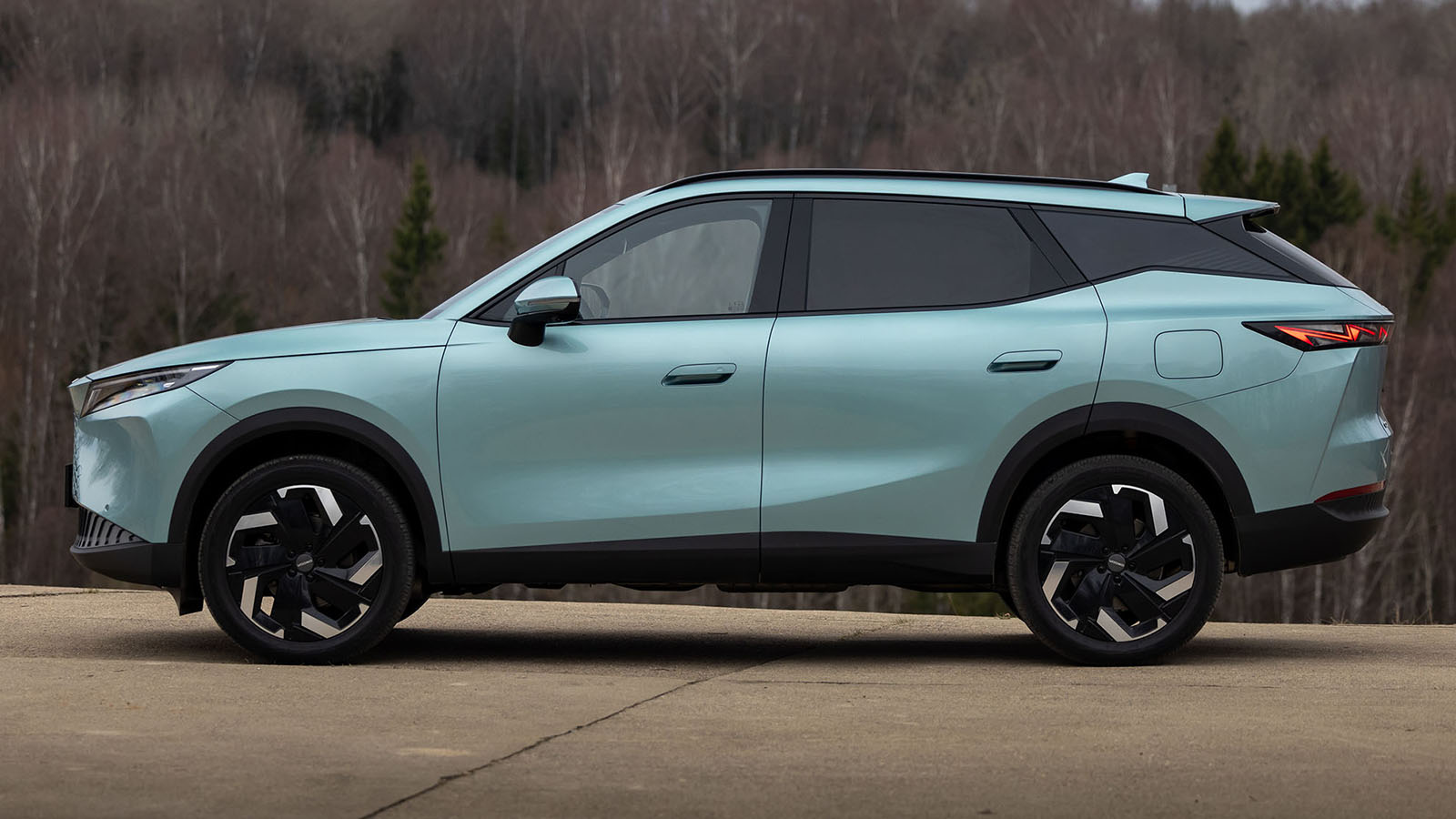 Mide 4,66 metros de largo.  - Omoda /></p><p>Omoda está dejando de ser un mero aspirante para convertirse en un jugador sólido dentro del mercado español. El Omoda 7 SHS aspira a <strong>posicionarse como la opción preferida para clientes que buscan un equilibrio entre precio, tecnología y estilo</strong>, con el objetivo por parte de la marca de <a href=