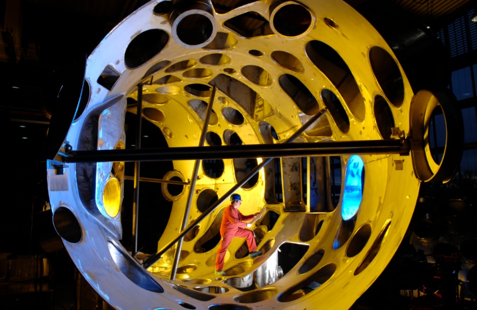  Producción de una parte central de la planta piloto alemana  Wendelstein 7-X.  - Wolfgang Filser/Max Planck Gesellschaft