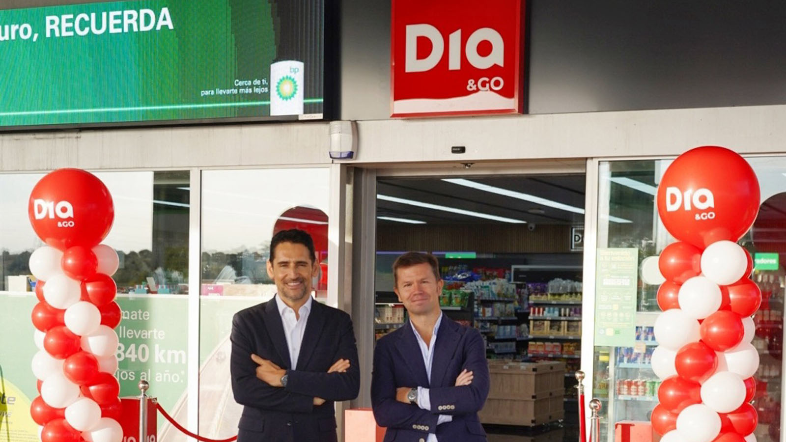 Bp y Dia lanzan su alianza con la apertura de las dos primeras tiendas en estaciones de servicio en Madrid. - Bp