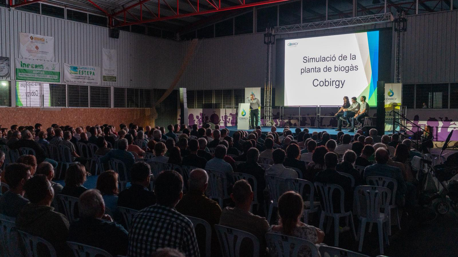 Ganaderos y agricultores muestran su apoyo a la planta de biogás Cobirgy.