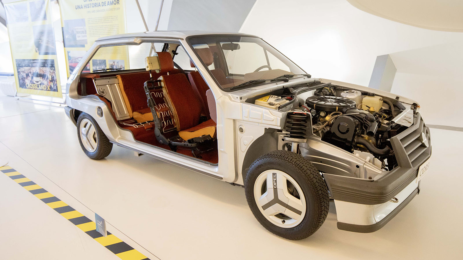 Opel Corsa A Cut-away model - Opel /></p><p>“Opel Love” no solo revisa el pasado de la automoción, sino que proyecta su futuro más eléctrico y sostenible. La muestra pone en valor <strong>cómo la innovación, el diseño y la tecnología</strong> han acompañado durante más de un siglo a una marca que sigue creciendo desde el corazón industrial de Aragón hacia el mundo.</p></div></body></html>