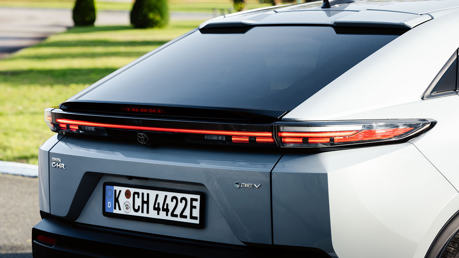 Mantiene su pronunciada caída del techo pero ahora es más cuadrada. - Toyota /></p><p>Desde su nacimiento, el <a href=