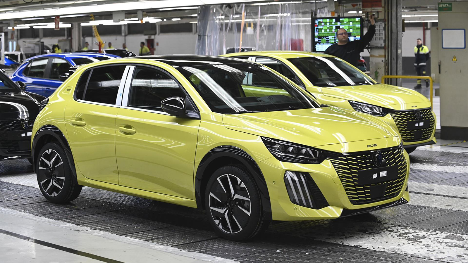 Uno de los coches que se fabrica en la planta de Stellantis en Figueruelas (Zaragoza).  - Ramón Comet - Europa Press