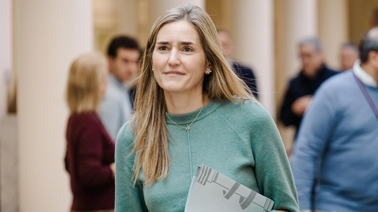 La vicepresidenta tercera y ministra para la Transición Ecológica y Reto Demográfico, Sara Aagesen, a su llegada a una sesión plenaria en el Senado. - Carlos Luján - Europa Press