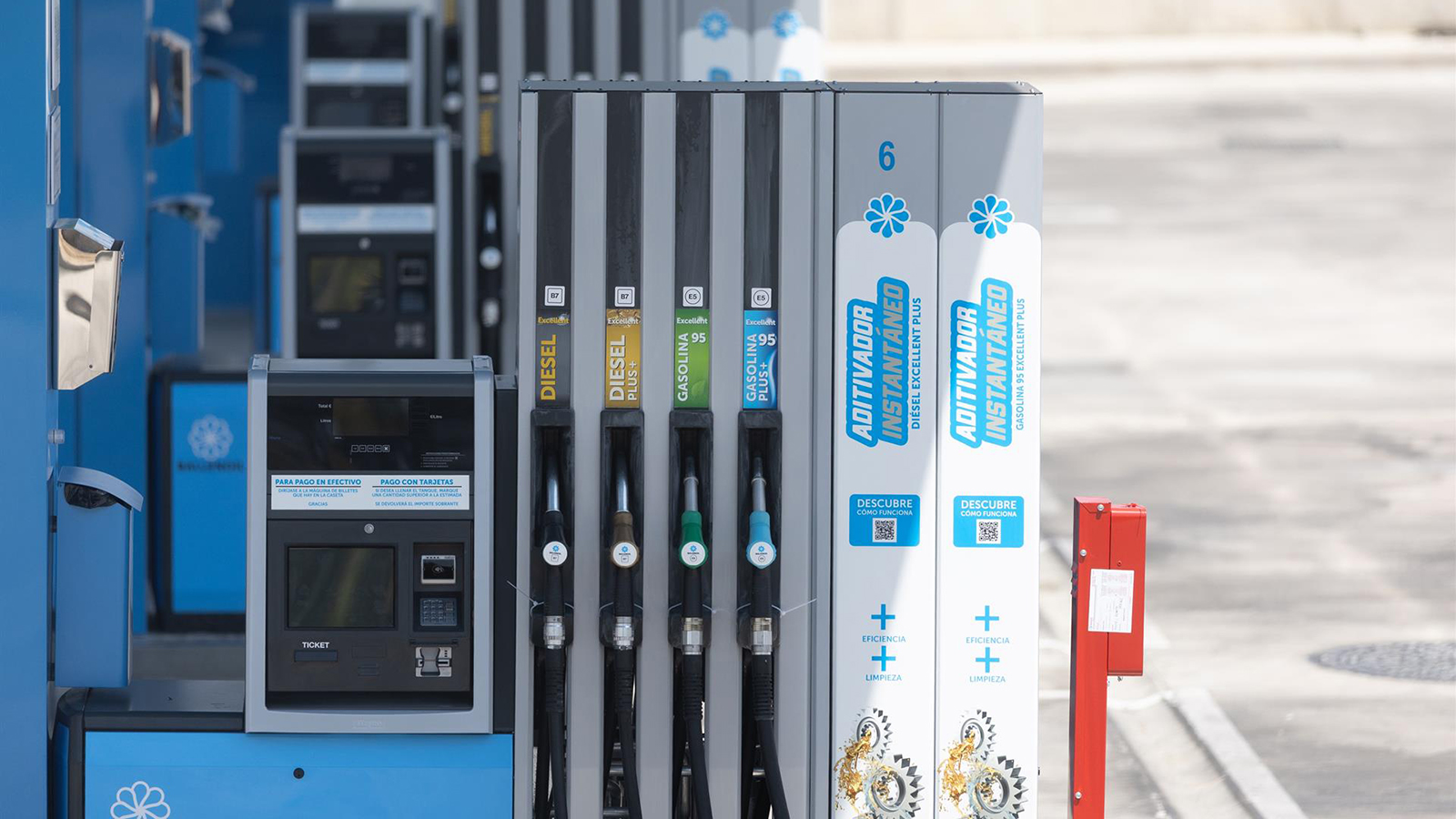 Una gasolinera 'low cost', a 31 de julio de 2025, en Madrid. - Eduardo Parra - Europa Pres