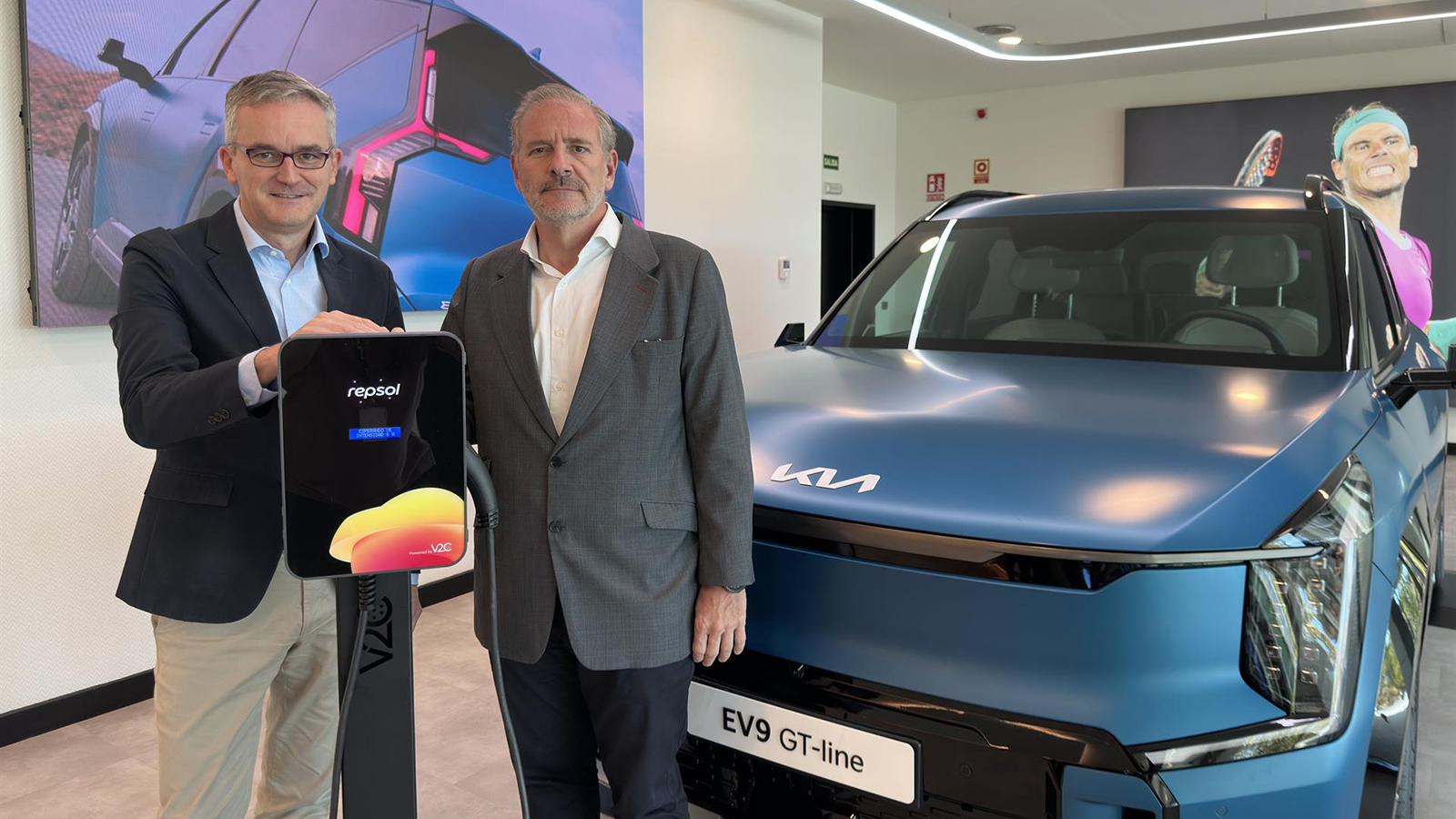 Kia ofrecerá a sus clientes en España la solución integral de recarga de Repsol para sus domicilios. - Kia