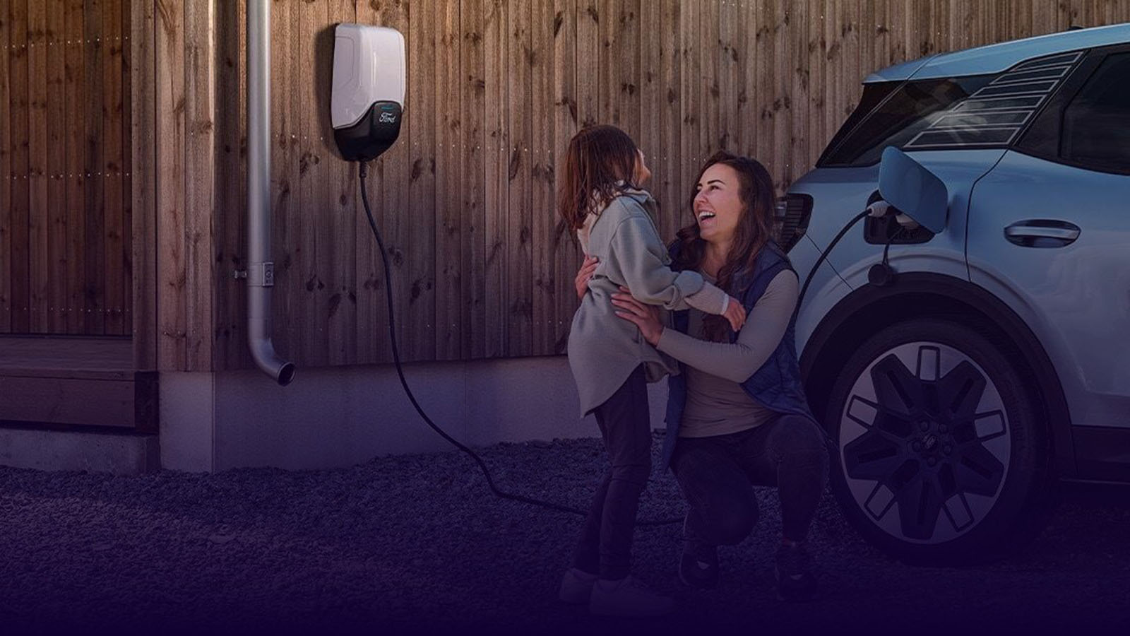 Ford /></p><p>Los conductores de eléctricos tampoco lo tienen fácil. <strong>Para un 32%, formular la pregunta en casa de los suegros genera más bochorno</strong> que solicitar la red inalámbrica o resolver dudas sobre el aseo. Y no es para menos: el 17% lo equipara a admitir un estropicio doméstico. Ante tanto apuro, la mitad opta por estratagemas: fingir una batería crítica se convierte en la excusa ideal para un respiro del bullicio postcomida.</p>
<blockquote><p>Relacionado:</p><p><a href=