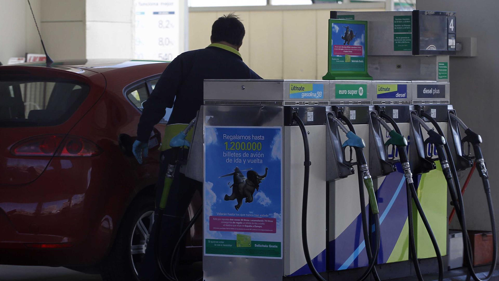 Los carburantes prosiguen a la baja en el arranque de 2026 y suman un abaratamiento de hasta casi el 5%. - Europa Press