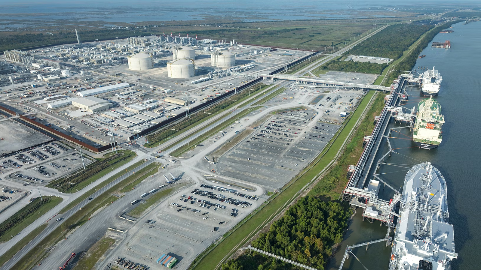La demanda global de gas crecerá al 2% en 2026, en un contexto de aumento del 7% del GNL. - AIE