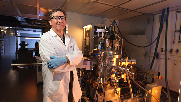 Dr. Michael Heben, destacado profesor universitario y presidente de la Cátedra McMaster y director del Centro Wright para la Innovación y Comercialización de Energía Fotovoltaica. - FOTO: Universidad de Toledo