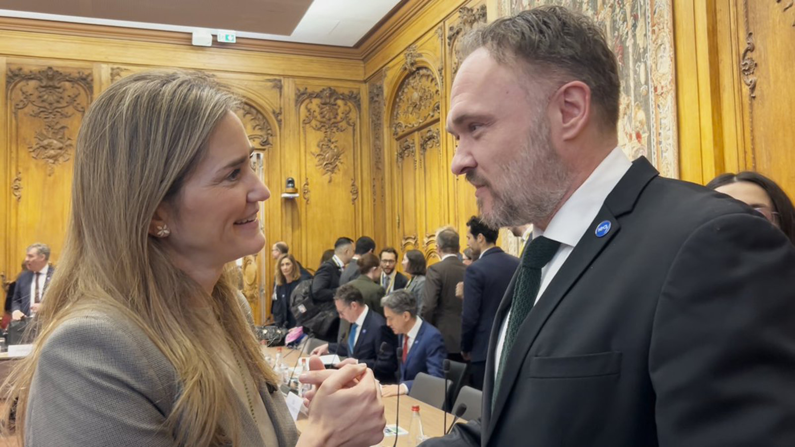 La ministra para la Transición Ecológica, Sara Aagesen, y el comisario europeo de Energía Dan Joergensen. - Miteco