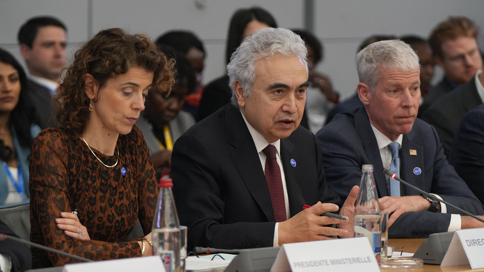 El director ejecutivo de la AIE, Fatih Birol, y el secretario de Energía de Estados Unidos, Chris Wright. - AIE