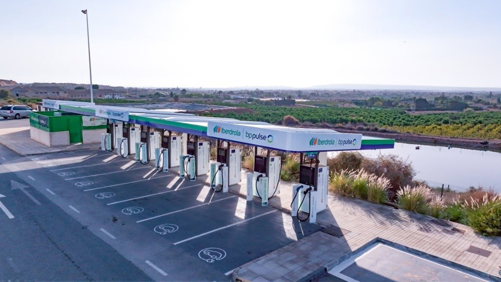 Instalaciones de recarga de Iberdrola | bp pulse. - Iberdrola | bp pulse /></p><p>Otro de los elementos que condicionan la expansión del coche eléctrico en España es la <a href=