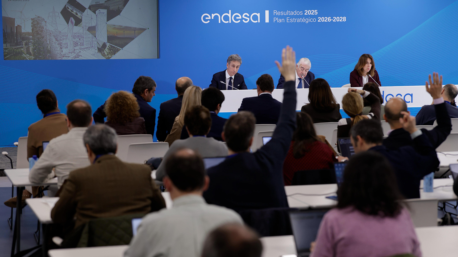 El CEO de Endesa, José Bogas, y el director general de Administración, Finanzas y Control, Marco Palermo. - Dani Santamaría