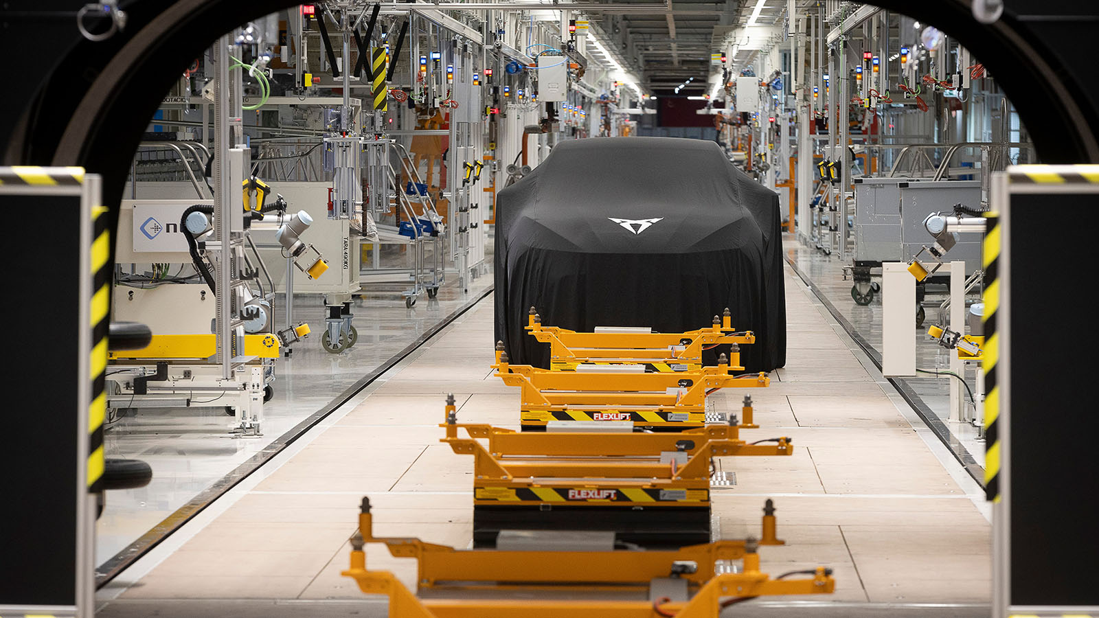 La fábrica de Martorell ya produce el CUPRA Raval.  - CUPRA