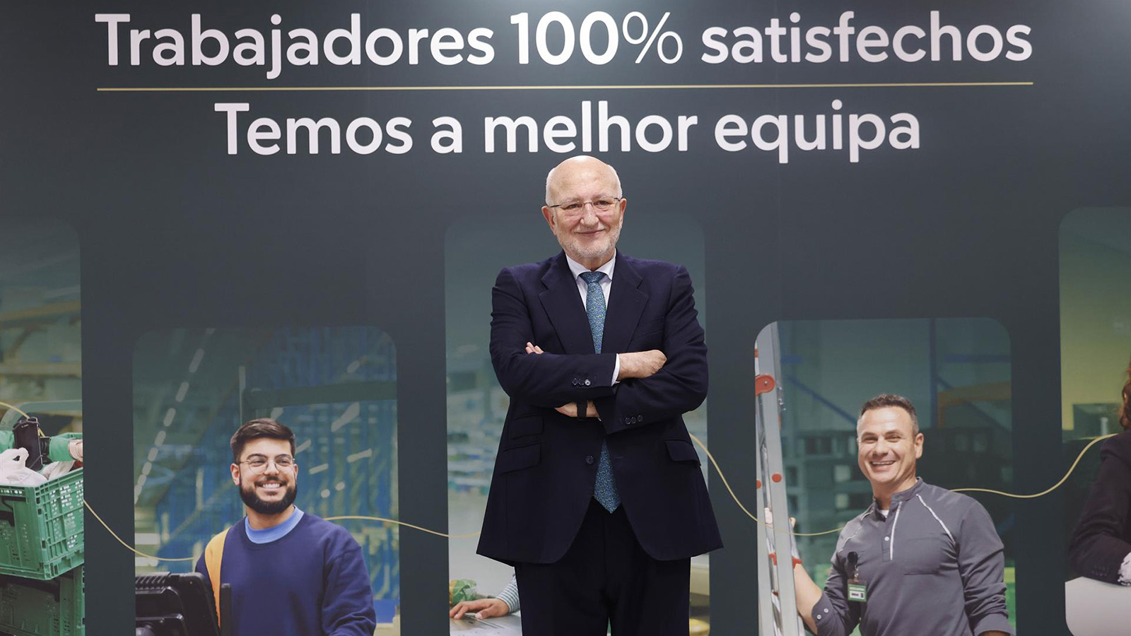 El presidente de Mercadona, Juan Roig (c), durante una rueda de prensa, a 10 de marzo de 2026, en Valencia, Comunidad Valenciana (España).  - Rober Solsona - Europa Press