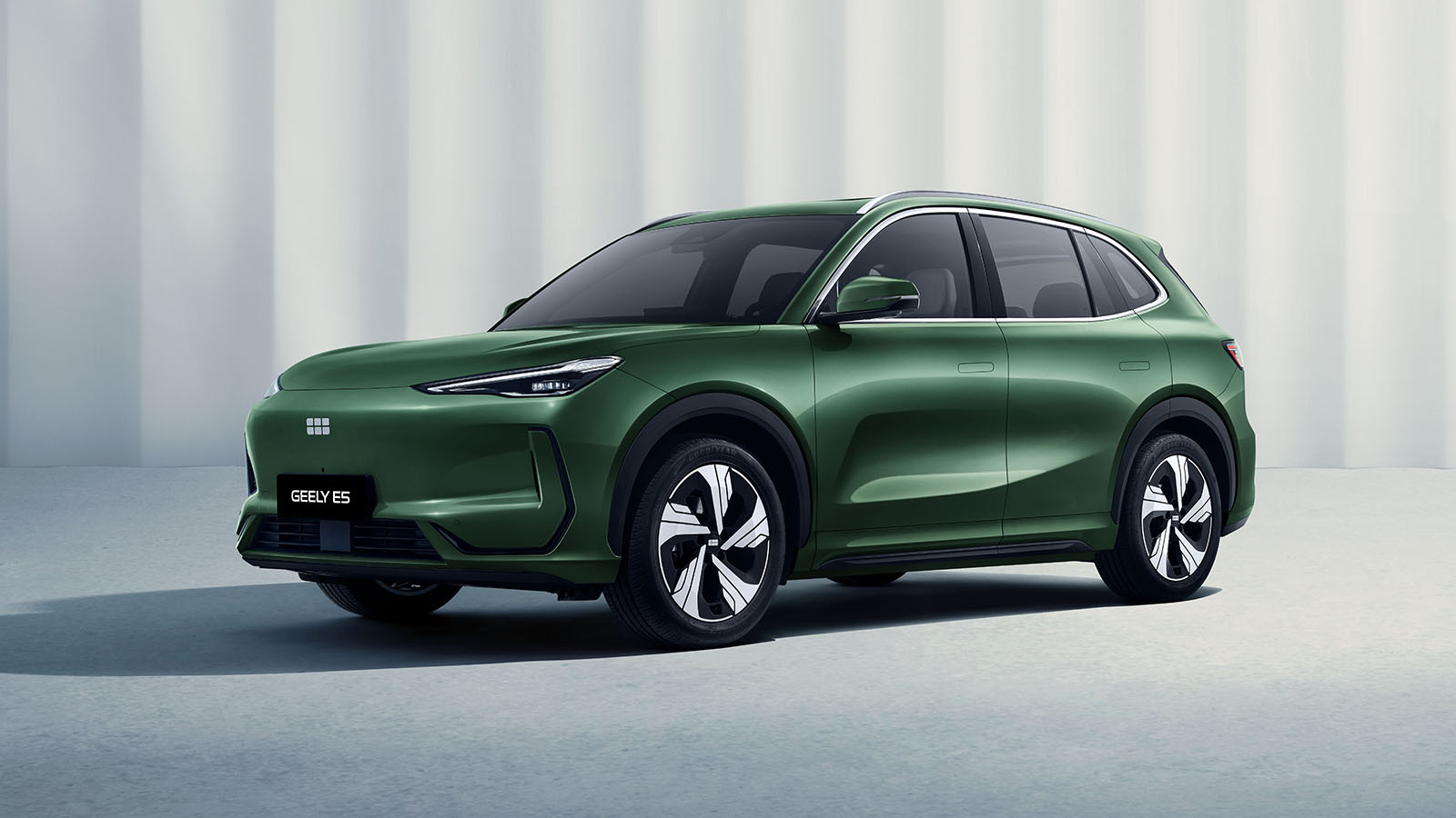 Será un rival directo del Atto 3 EVO.  - Geely /></p><p>Se trata de un <strong>SUV eléctrico de 4,61 metros</strong> que nos ha dejado impresionados por su construcción sólida y el espacio interior generoso, más propio de vehículos de gama alta. Este modelo, basado en la plataforma GEA (Global Intelligent Electric Architecture), equipa un motor de 160 kW (218 CV) y 320 Nm de par, con opciones de batería de 60,2 kWh o 68,4 kWh. Ofrece <strong>hasta 475 km de autonomía WLTP</strong> y carga rápida del 30% al 80% en 20 minutos a 100 kW.</p>
<blockquote><p>Relacionado:</p><p><a href=