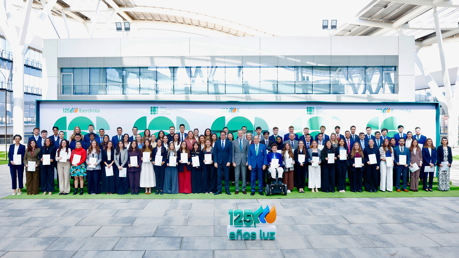 El rey entrega las becas Iberdrola a 81 jóvenes para impulsar el empleo y el talento. - Iberdrola