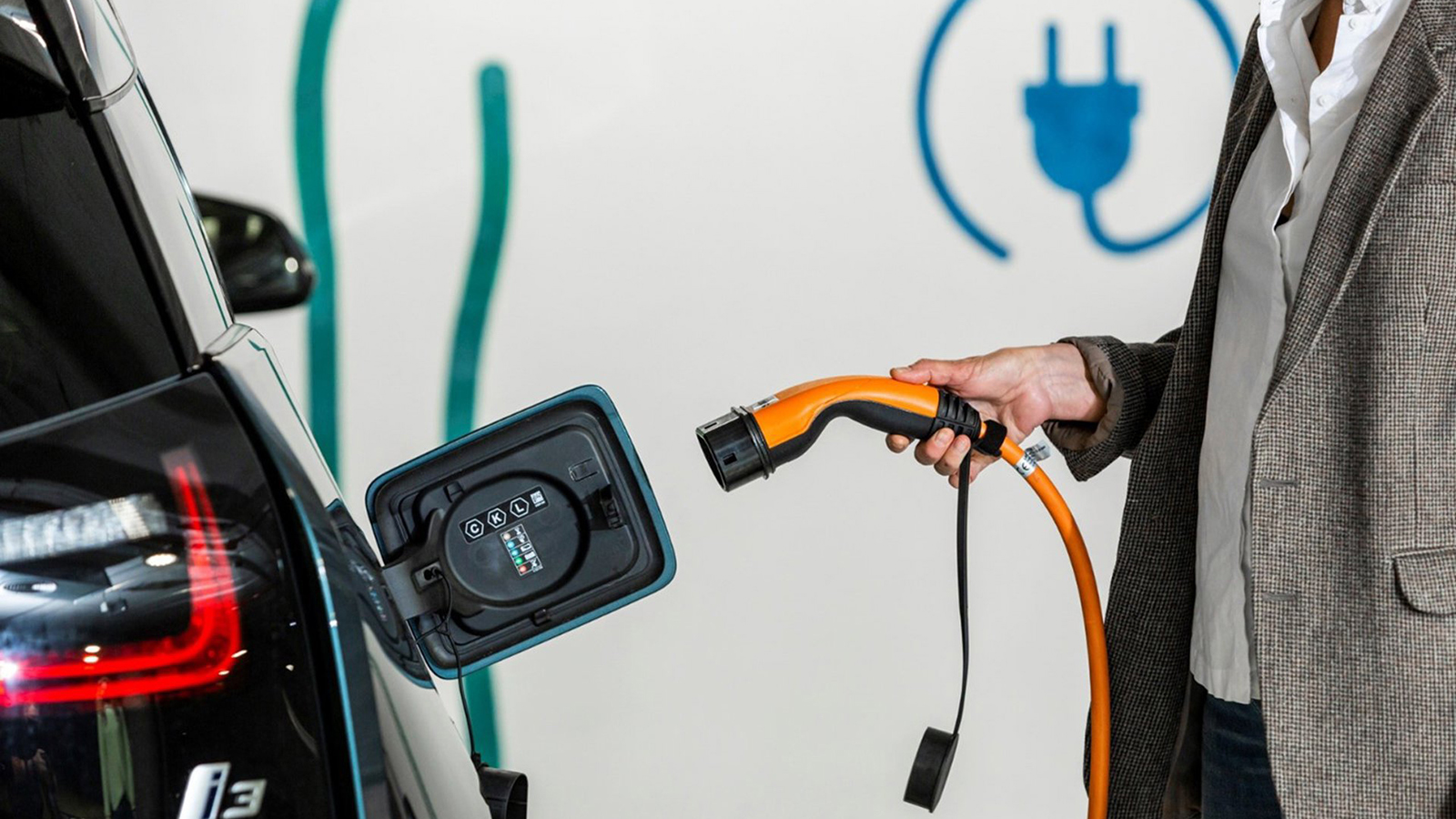 El Gobierno aprueba la deducción del 15% en la compra de electrificados y puntos de recarga. - Ayuntamiento de Barcelona