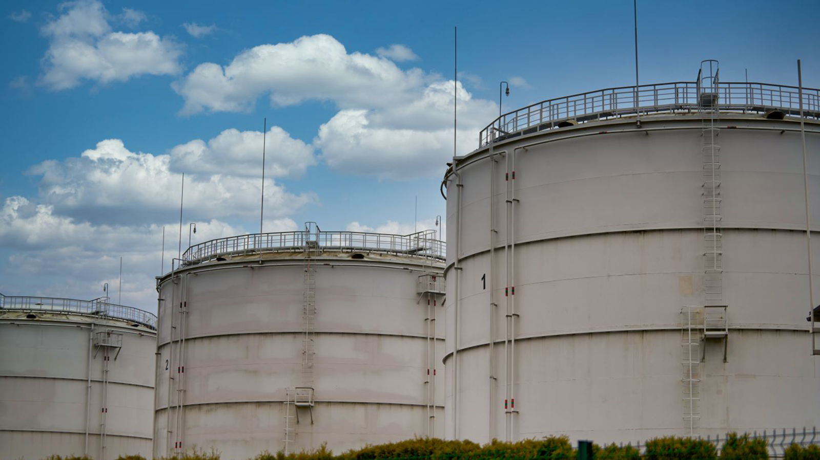 Las reservas estratégicas de productos petroleros de Portugal. - ENSE