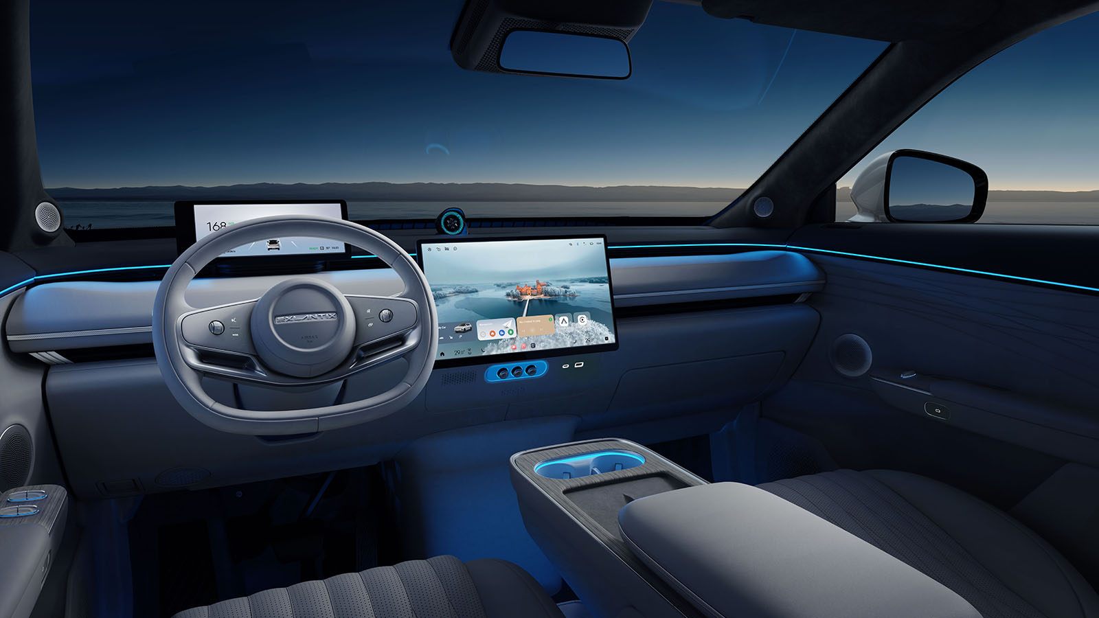 La digitalización y la carga rápida serán sus pilares maestros.  - Exlantix /></p><p>Uno de los aspectos más relevantes de la propuesta de EXLANTIX es su enfoque tecnológico integral. No se trata únicamente de electrificación, sino de una reinterpretación del vehículo como plataforma digital. <strong>Sistemas avanzados de asistencia a la conducción</strong>, actualizaciones remotas y un ecosistema conectado forman parte de la base sobre la que se construye la marca.</p>
<p>La adopción de arquitecturas de 800 V no solo permite <strong>cargas más rápidas</strong>, sino también una mayor eficiencia en la gestión energética y mejores prestaciones en términos de potencia. Este tipo de soluciones ya se encuentran en modelos de alta gama, lo que sitúa a EXLANTIX en una <strong>posición competitiva dentro del segmento premium europeo.</strong></p>
<blockquote><p>Relacionado:</p><p><a href=