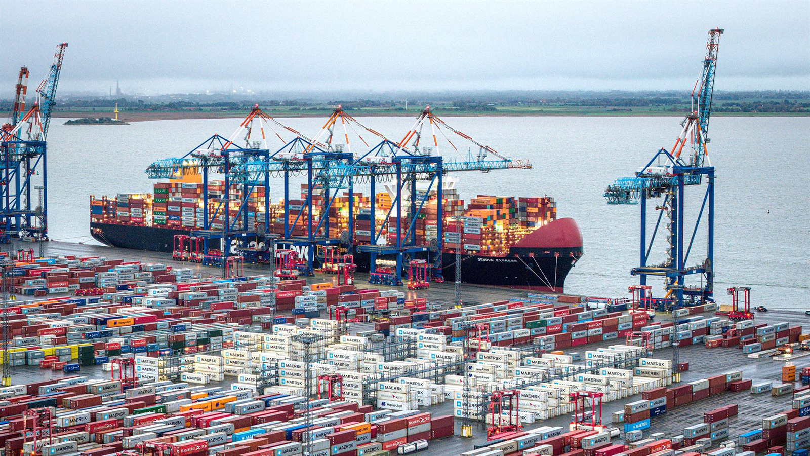 EEUU reduce un 1,2% su déficit comercial en abril empujado por las exportaciones de petróleo